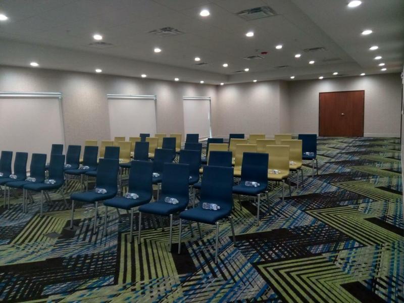 Holiday Inn Express & Suites - Dallas Nw Hwy - Love Field By Ihg Extérieur photo